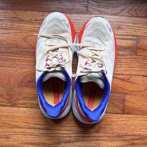 Hoka One One Women’s Arahi 6 sz 9